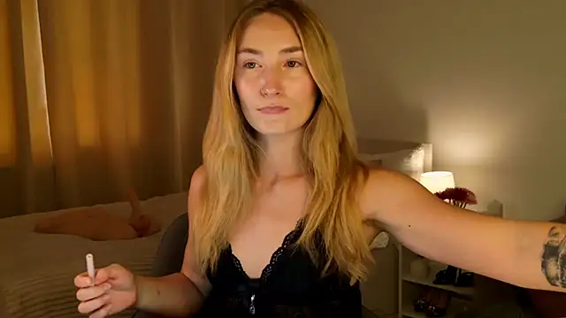 bella  rose online show from June 18, 11:25 am