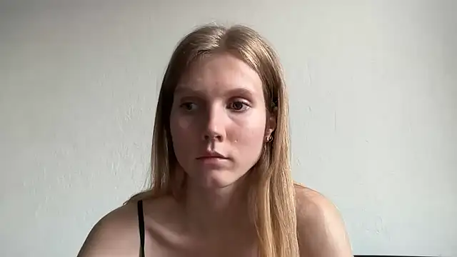 Snapshot of MaryMiton chatting on April 23, 3:14 pm MaryMiton online show from April 23, 3:14 pm