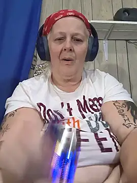 Snapshot of DavisDesires chatting on July 29, 12:58 pm DavisDesires online show from July 29, 12:58 pm