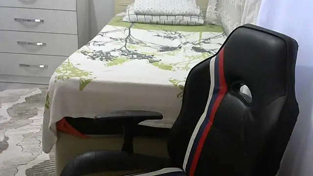 Snapshot of crazybaby5461 chatting on October 6, 3:31 pm crazybaby5461 online show from October 6, 3:31 pm