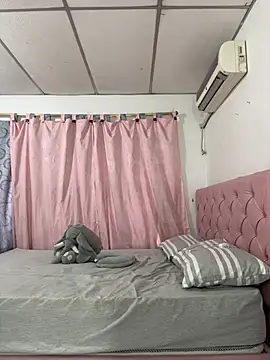 victoria 027 online show from April 18, 2:32 pm