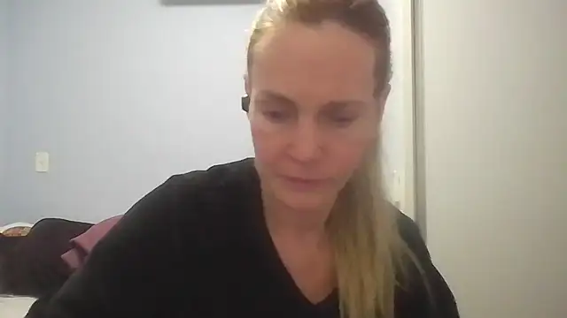 Snapshot of Annylove1 chatting on June 22, 12:35 am Annylove1 online show from June 22, 12:35 am