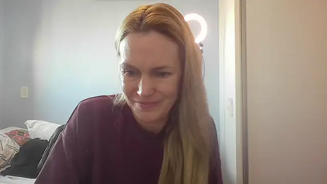 Snapshot of Annylove1 chatting on June 22, 12:02 pm Annylove1 online show from June 22, 12:02 pm