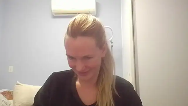 Snapshot of Annylove1 chatting on June 23, 12:19 am Annylove1 online show from June 23, 12:19 am