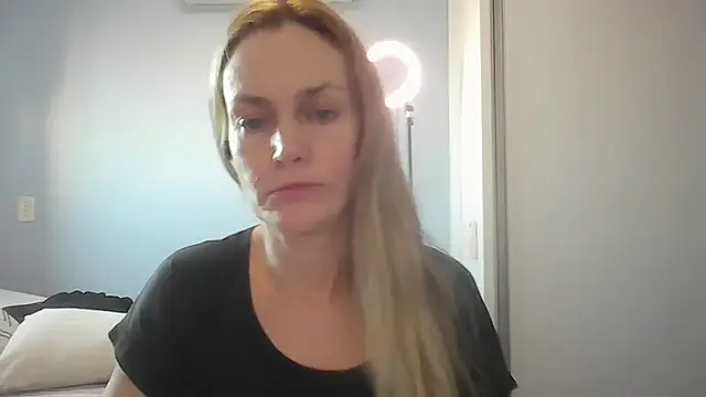 Snapshot of Annylove1 chatting on July 2, 10:54 am Annylove1 online show from July 2, 10:54 am