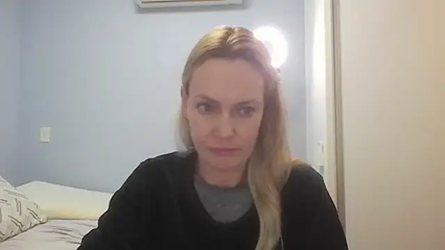 Snapshot of Annylove1 chatting on July 7, 10:52 am Annylove1 online show from July 7, 10:52 am