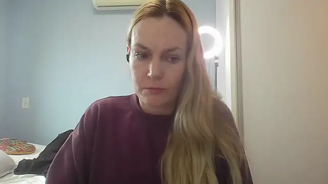 Snapshot of Annylove1 chatting on July 9, 10:52 am Annylove1 online show from July 9, 10:52 am
