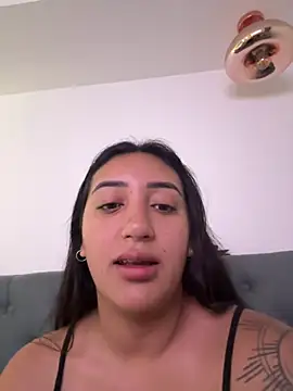 Hannahoff online show from February 14, 6:08 pm