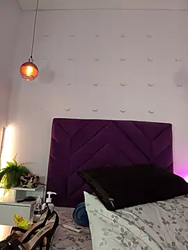 haileystone online show from July 11, 11:46 am