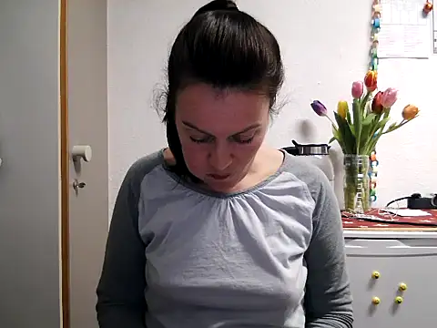 LoveNBloom online show from January 11, 6:44 pm