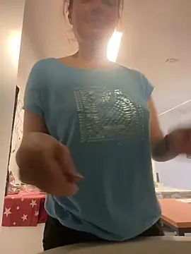 LoveNBloom online show from June 19, 5:28 pm