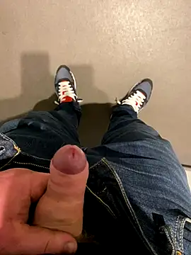 Joeangus87 online show from September 19, 9:48 pm