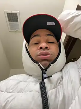 Snapshot of marhi32 chatting on November 11, 12:05 pm marhi32 online show from November 11, 12:05 pm