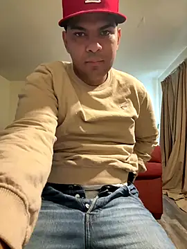 Snapshot of marhi32 chatting on November 22, 8:41 pm marhi32 online show from November 22, 8:41 pm