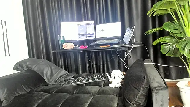 naughty bigass online show from March 10, 8:14 pm