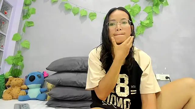 Snapshot of loveley_jenny chatting on June 20, 12:52 pm loveley jenny online show from June 20, 12:52 pm