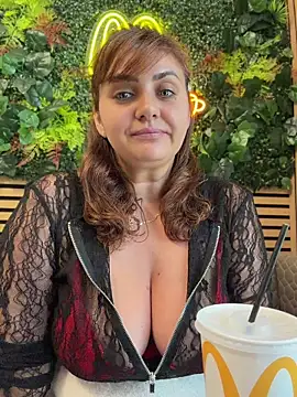 AnneKane online show from June 15, 9:44 am