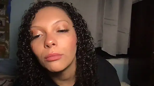 Snapshot of LuLuValenttine101 chatting on March 18, 12:36 am LuLuValenttine101 online show from March 18, 12:36 am