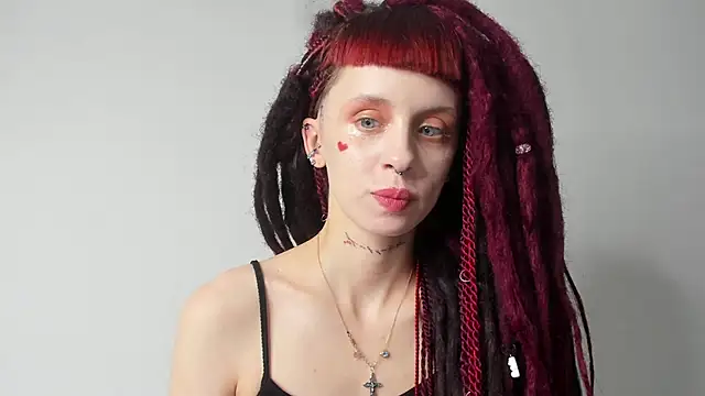 Snapshot of FlowerOfSin2001 chatting on February 27, 1:28 pm FlowerOfSin2001 online show from February 27, 1:28 pm