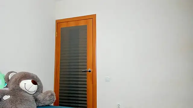 Snapshot of FlowerOfSin2001 chatting on September 19, 4:51 pm FlowerOfSin2001 online show from September 19, 4:51 pm