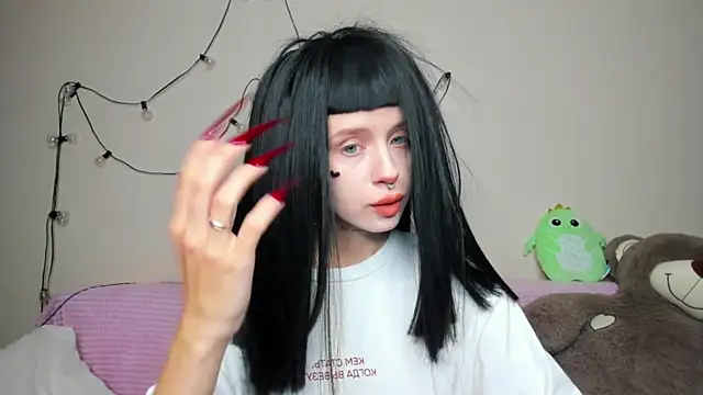 Snapshot of FlowerOfSin2001 chatting on September 20, 4:30 pm FlowerOfSin2001 online show from September 20, 4:30 pm