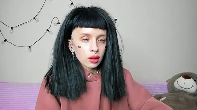 Snapshot of FlowerOfSin2001 chatting on October 7, 3:53 pm FlowerOfSin2001 online show from October 7, 3:53 pm