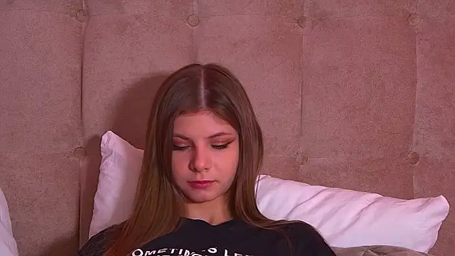 AudreyBarlow online show from February 1, 3:07 pm