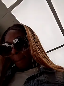 Jasmine FullsShine online show from February 5, 7:07 pm