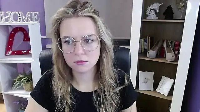 Zoey Erotic online show from November 5, 5:29 am