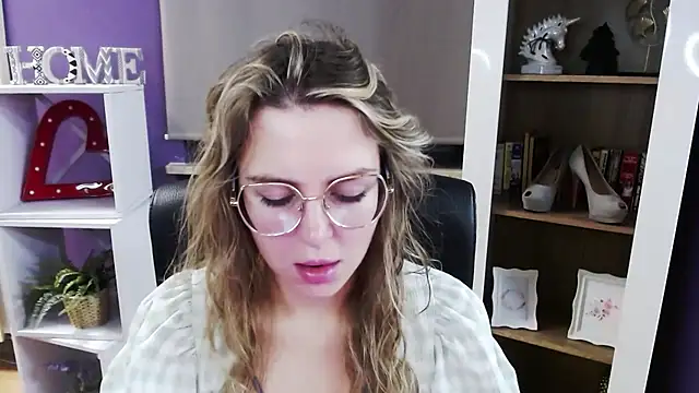 Zoey Erotic online show from December 2, 5:35 am