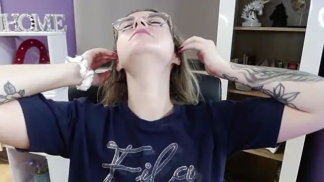 Zoey Erotic online show from December 3, 5:37 am