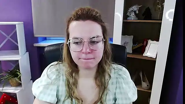 Zoey Erotic online show from April 8, 4:45 am