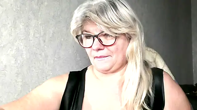 Diana 49 online show from December 3, 10:52 pm