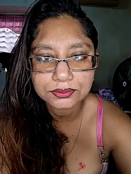 Snapshot of Sivanija_21 chatting on February 4, 6:06 pm Sivanija 21 online show from February 4, 6:06 pm