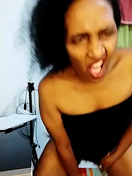 Snapshot of Aishamara chatting on February 21, 4:02 am Aishamara online show from February 21, 4:02 am