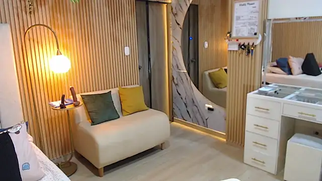 deepieredandwett online show from September 27, 9:58 am