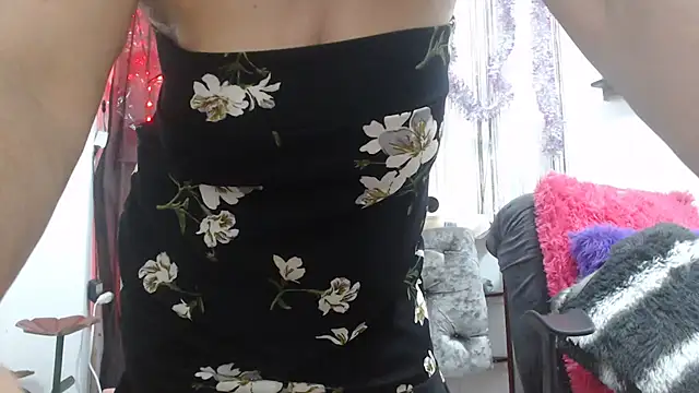 Snapshot of heyline_milf chatting on March 17, 8:40 pm heyline milf online show from March 17, 8:40 pm