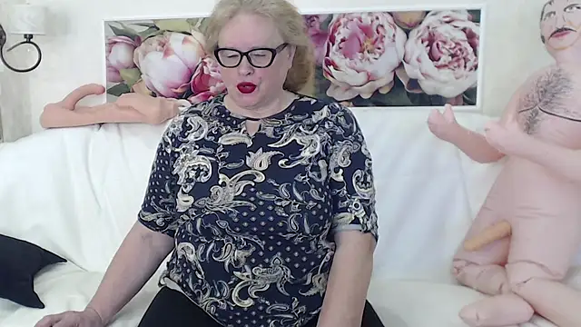 FlaviaSquirts online show from March 21, 8:08 am