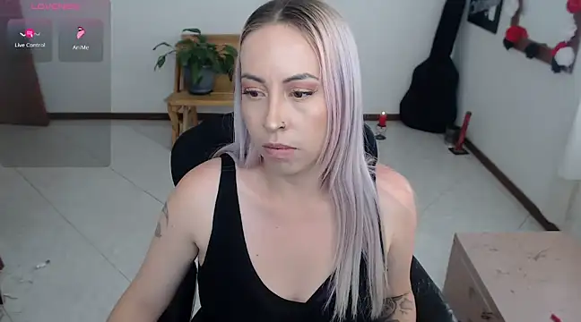 Snapshot of charlottezoe15 chatting on January 17, 6:02 pm charlottezoe15 online show from January 17, 6:02 pm