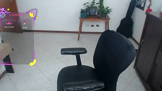 Snapshot of charlottezoe15 chatting on October 14, 5:14 pm charlottezoe15 online show from October 14, 5:14 pm