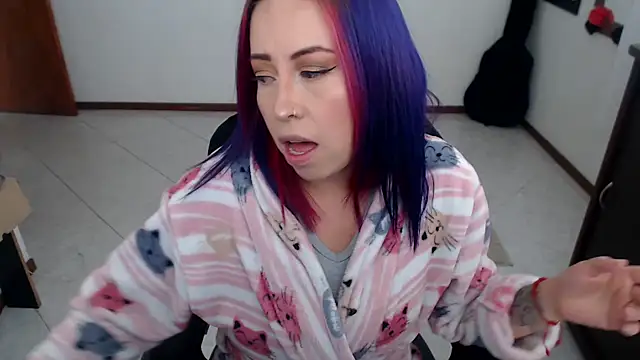 Snapshot of charlottezoe15 chatting on February 18, 5:31 pm charlottezoe15 online show from February 18, 5:31 pm