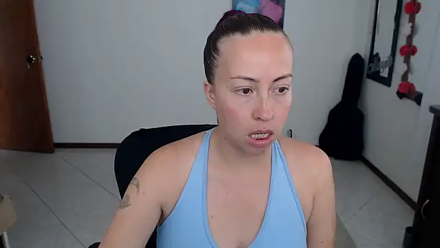 Snapshot of charlottezoe15 chatting on February 20, 5:57 pm charlottezoe15 online show from February 20, 5:57 pm