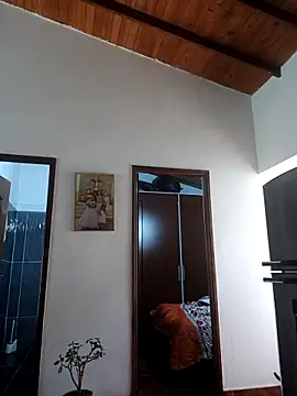 LunaZambrano online show from March 23, 4:11 pm