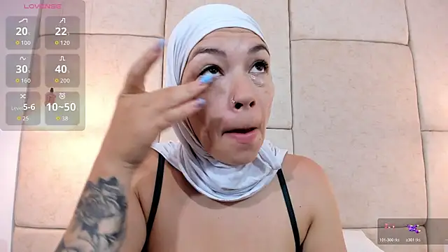 aisha vs online show from February 27, 12:05 pm