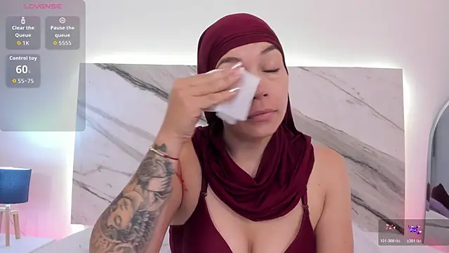 aisha vs online show from April 11, 12:31 pm