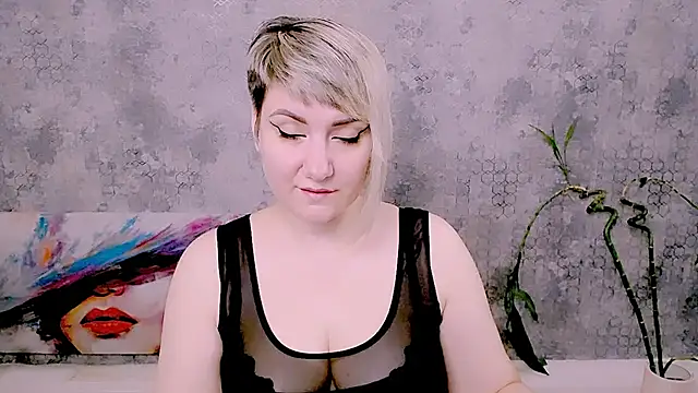 Djullia online show from June 20, 5:10 am