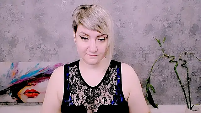 Djullia online show from June 28, 5:13 am