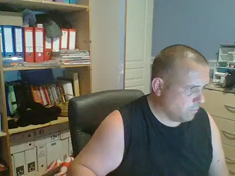 manubm03 online show from July 16, 10:43 am