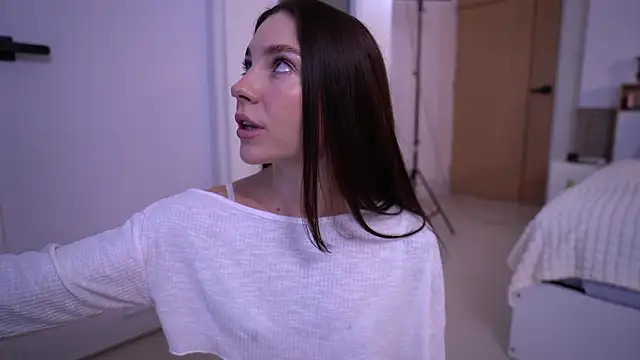 Cute Foxyxh online show from February 20, 1:24 am