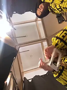 KrisMagnoly online show from December 15, 4:44 pm